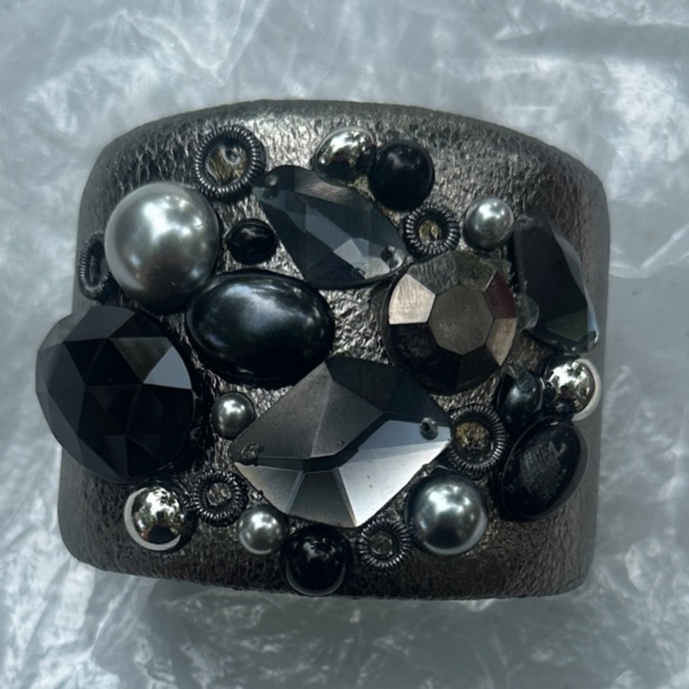 Elegant Black and Silver Gemstone Bracelet